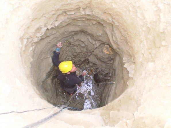 2009 03 03 - Digging Well - Perforating 3 - 2009_595 2009 03 03 - Digging Well - Perforating 3 - 2009_595